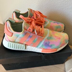 NMD_r1 women’s tie dye